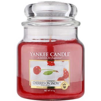Yankee Candle Cherries on Snow vonná svíčka 411 g Classic střední