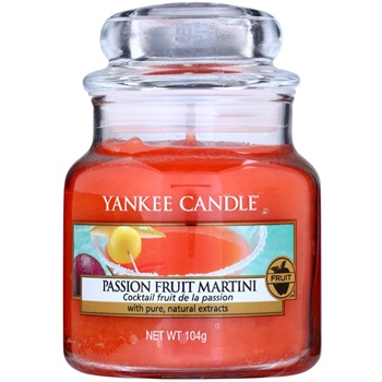 Yankee Candle Passion Fruit Martini vonná svíčka 105 g Classic malá